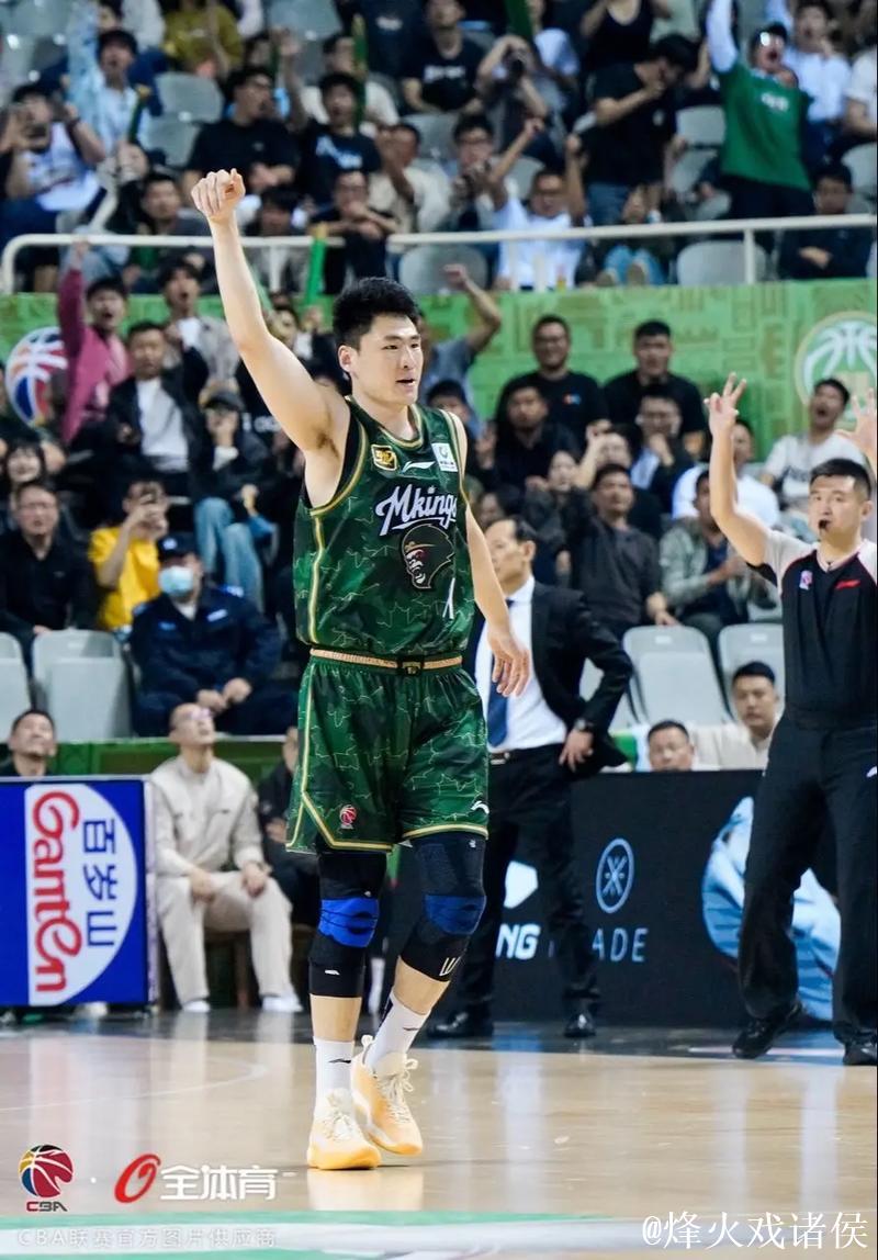 CBA夏联-赵柏清26+9同曦险胜宁波 邬挺嘉17+11